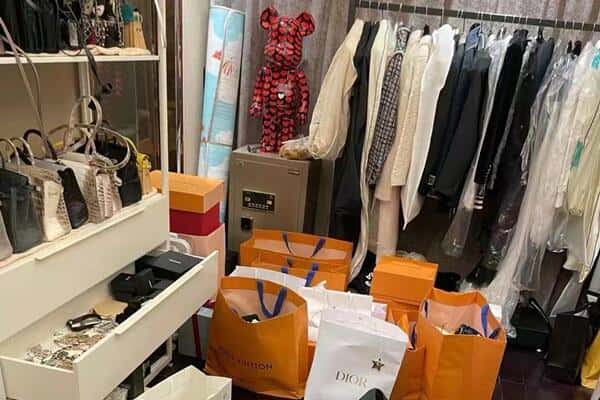 东莞市望牛墩镇回收一线品牌衣服